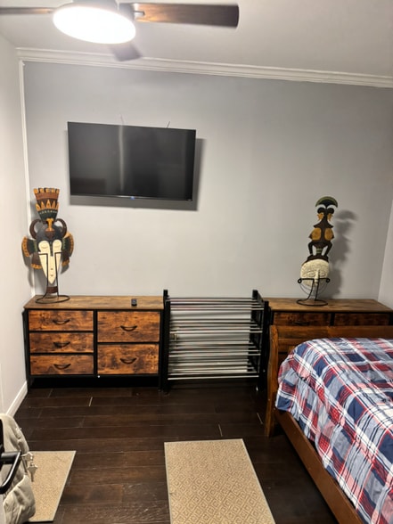 Building Photo - 9319 Rentur Dr