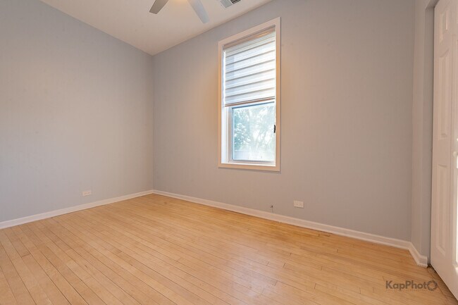 Building Photo - 3328 S Emerald Ave