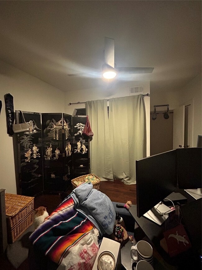 Building Photo - 1971 W Lamar St