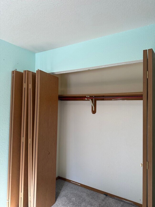 Building Photo - Cozy 2 bedroom 2 bath home