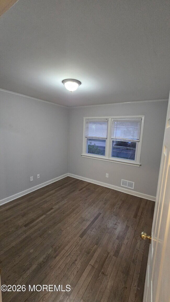 Building Photo - 3204 Fairmont Ave