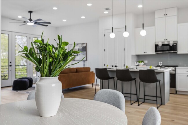 Building Photo - 2012 Yates St