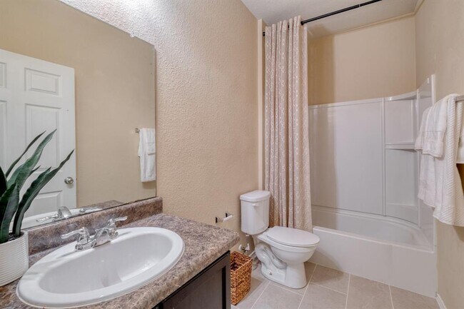 Building Photo - 5704 Levenwood Ln