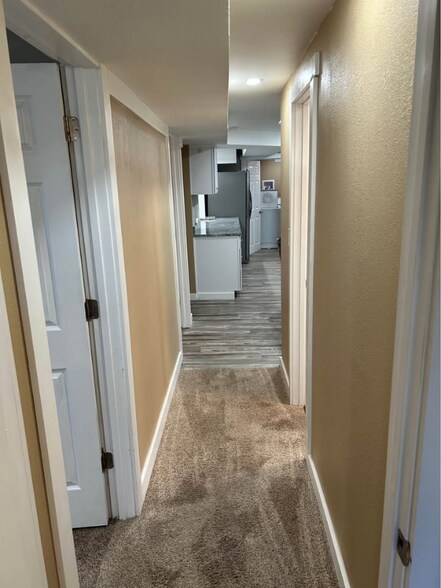 Building Photo - 702 E 21st Pl