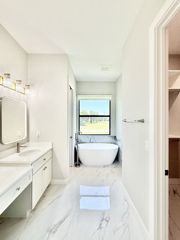 Building Photo - 20 Coxswain Dr