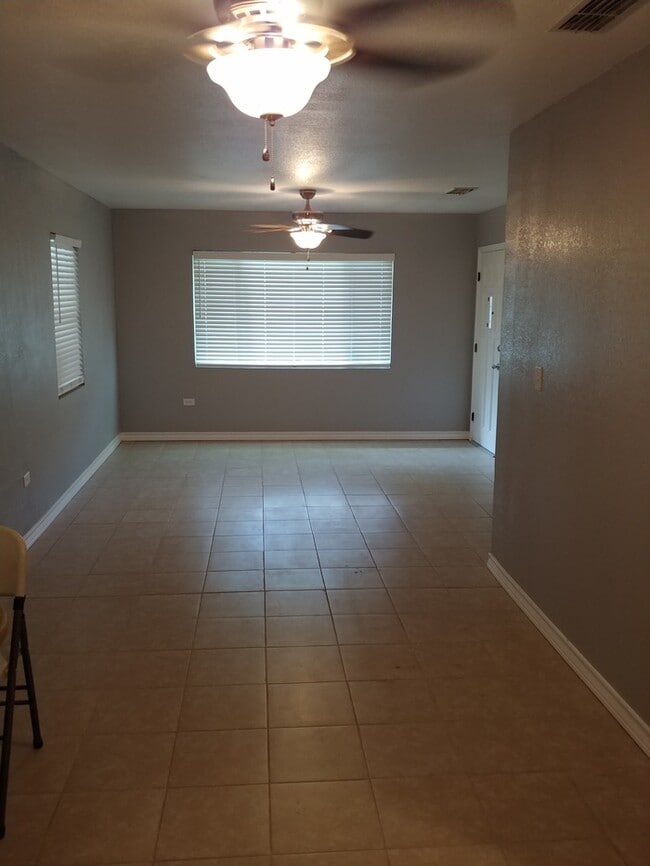 Building Photo - 1421 W Madison Ave