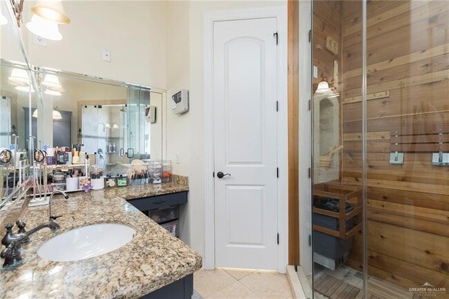 Building Photo - 25 Ebony Ave