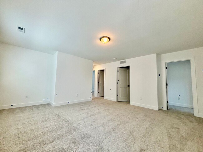 Building Photo - Beautiful 2025-Built Home in North Fort Collins!