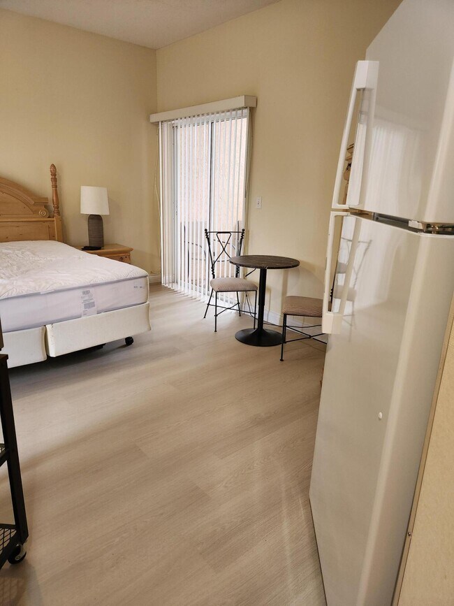 Building Photo - 9861 Perfect Dr