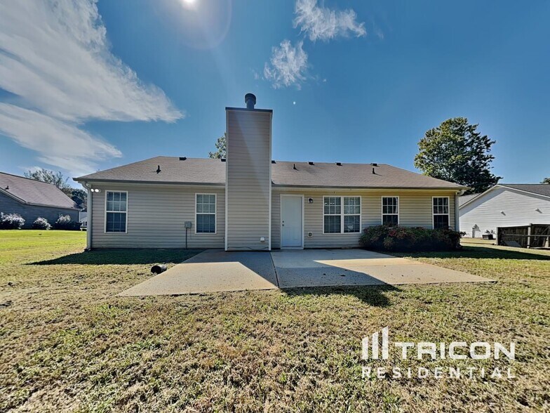 Building Photo - 714 Manor Ridge Dr