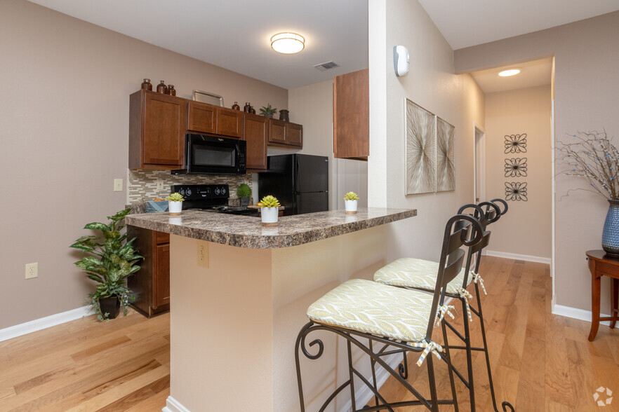 Primary Photo - Villas Of Forest Springs