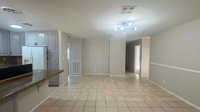 Building Photo - A Must See!!