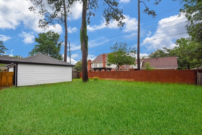 Building Photo - 15814 Winding Moss Dr