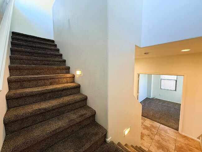 Building Photo - Charming Glendale Home with Spacious Lot & Prime West Valley Location!