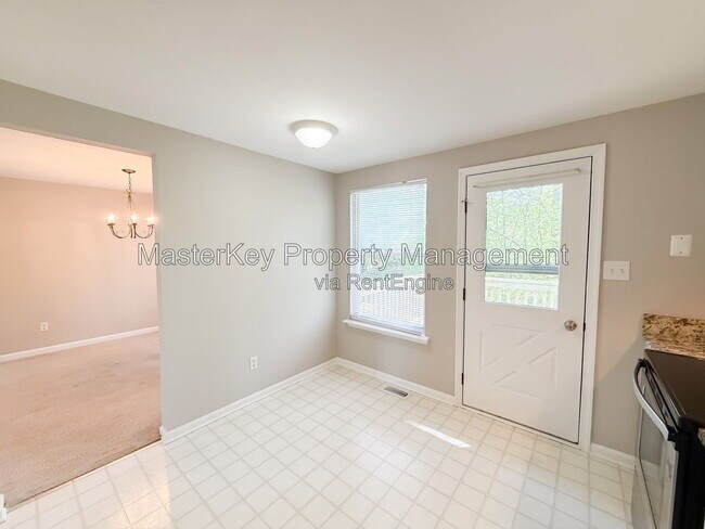 Building Photo - 704 E Dynasty Dr
