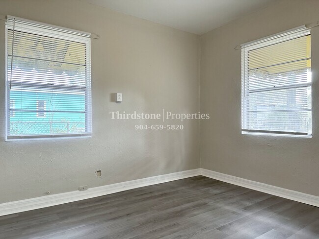 Building Photo - 3518 Japonica Rd N