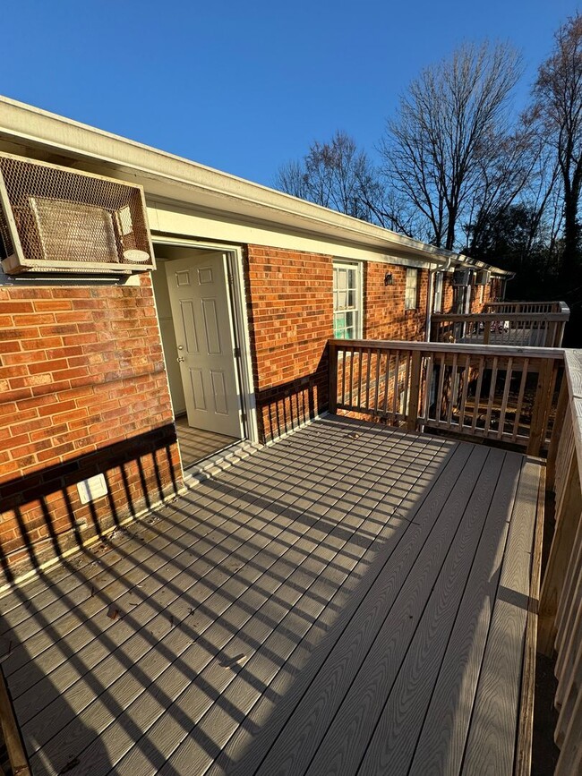 Building Photo - 2bed/1ba Apt off S Main Kannapolis close t...