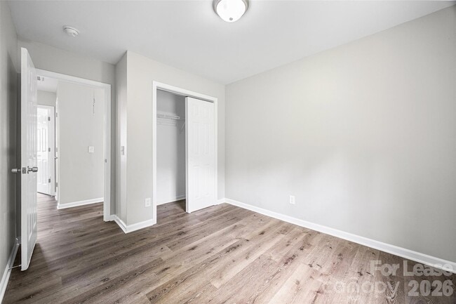 Building Photo - 5194 Brooktree Dr