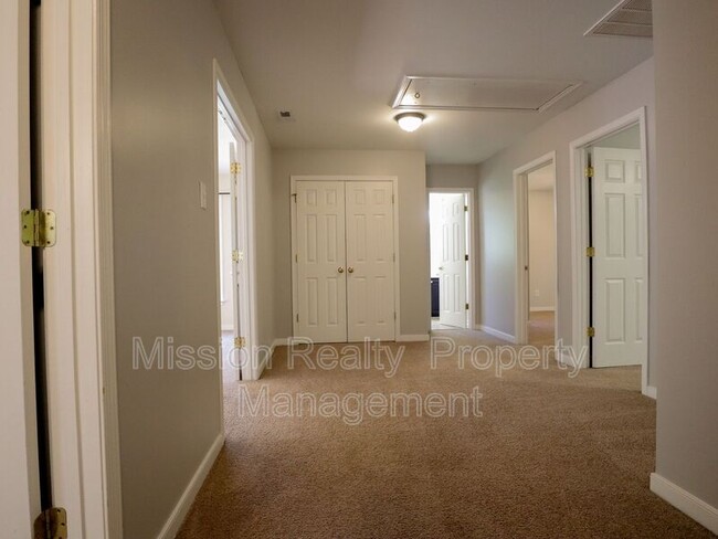 Building Photo - 9006 Birdsong Creek Ct