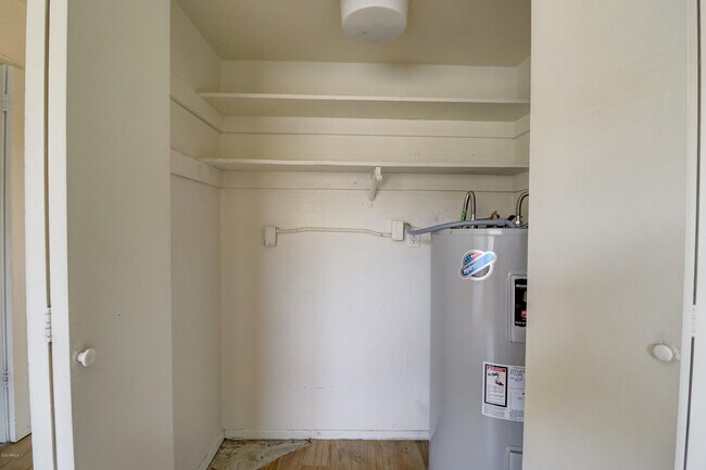 Building Photo - 2379 W Hazelwood St