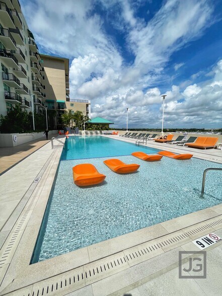 Pool - 326 NE 5th Ave