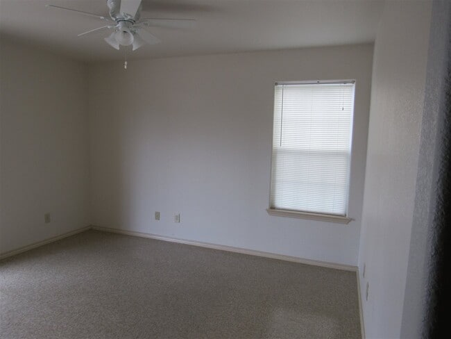 Building Photo - 1804 Juarez Ave