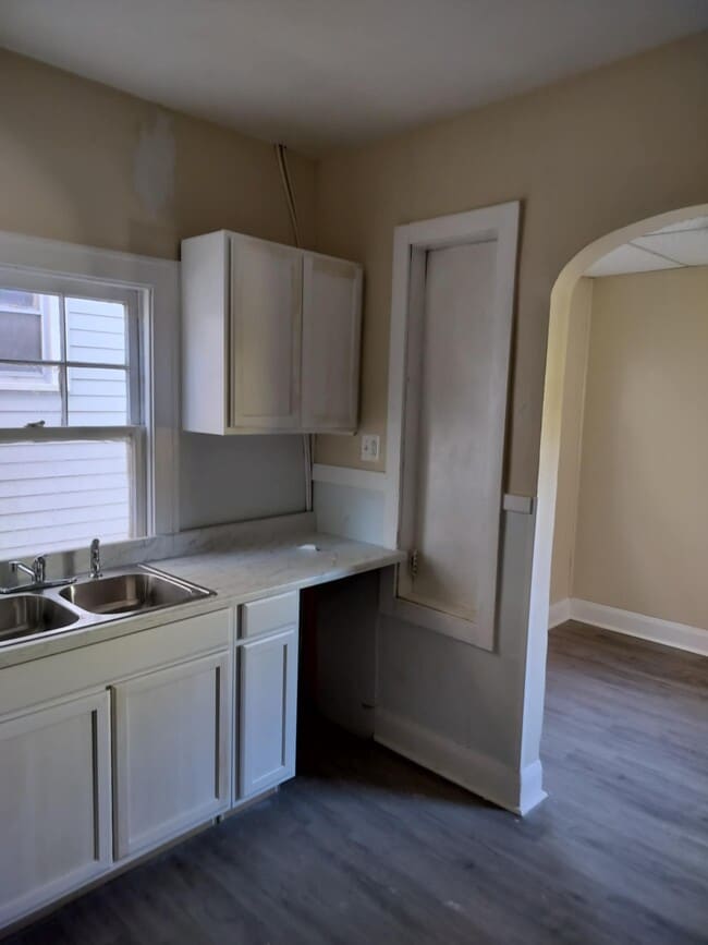 Building Photo - 1706 Grand Ave