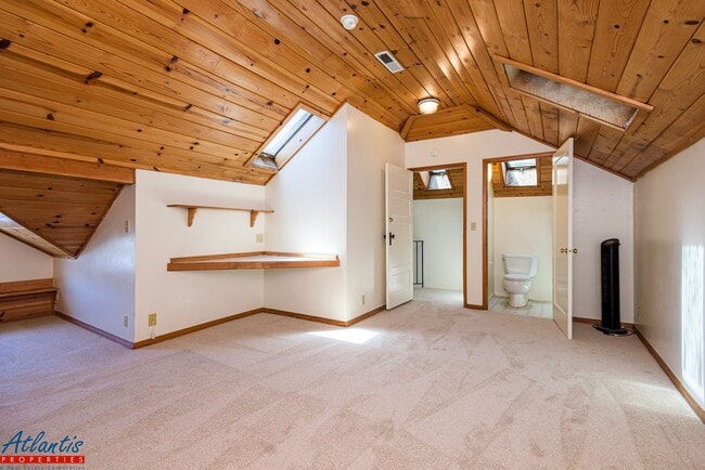 Building Photo - Lovely Home | Desirable Location