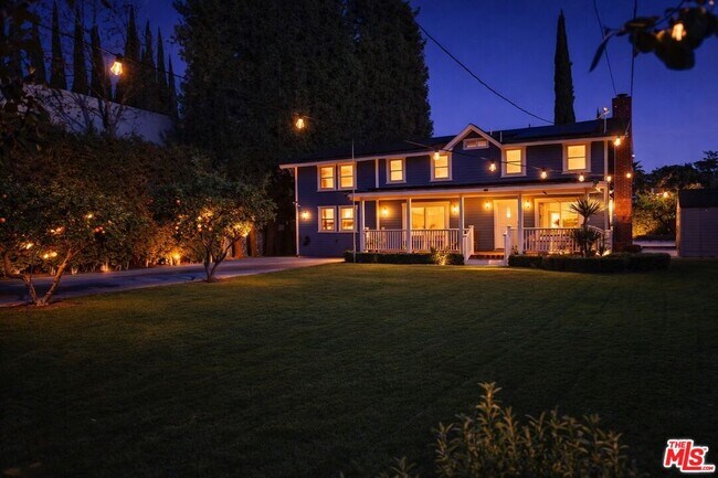 Building Photo - 4744 Haskell Ave