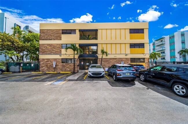 Building Photo - 7845 NE Bayshore Ct