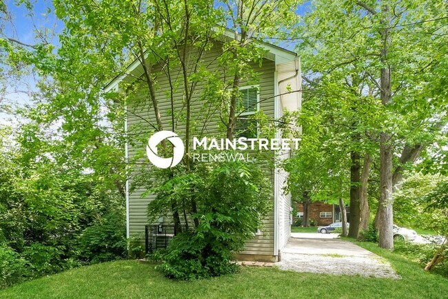 Building Photo - 3 Bedroom Pet-Friendly Home in LOUISVILLE, KY with Main Street Renewal