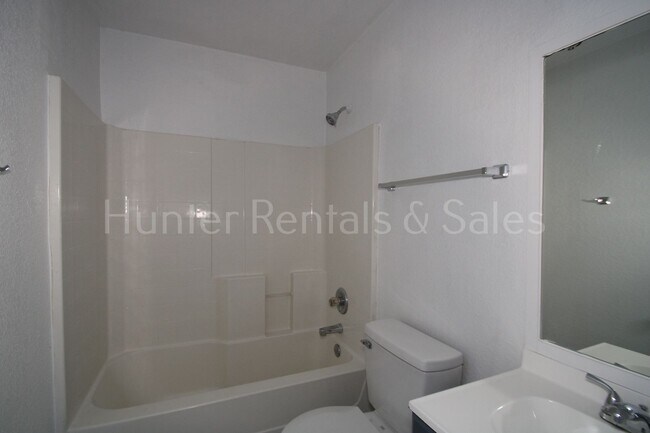 Building Photo - Exceptional!