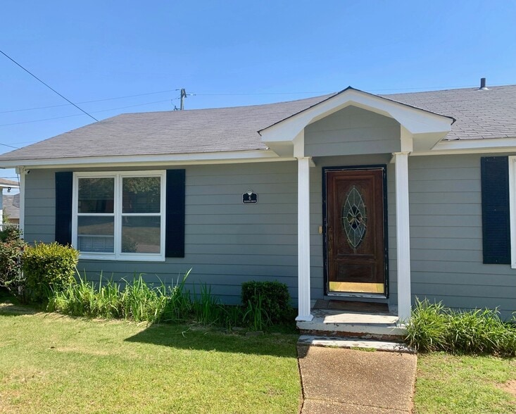 Building Photo - 6 Rhonda Dr