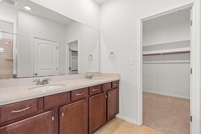 Building Photo - 2124 Hat Bender Lp