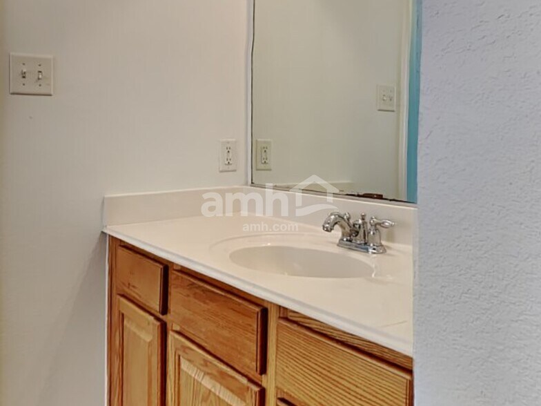 Building Photo - 8065 Plateau Dr