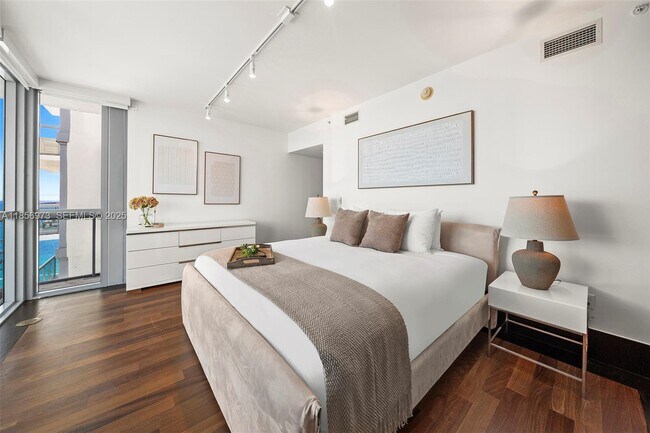 Building Photo - 101 20th St