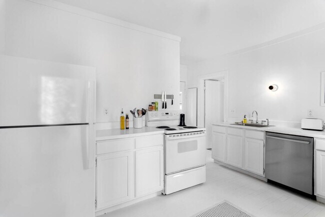 Building Photo - 1915 County Hwy 6