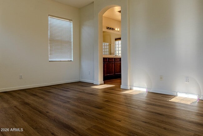 Building Photo - 2051 E Carla Vista Dr