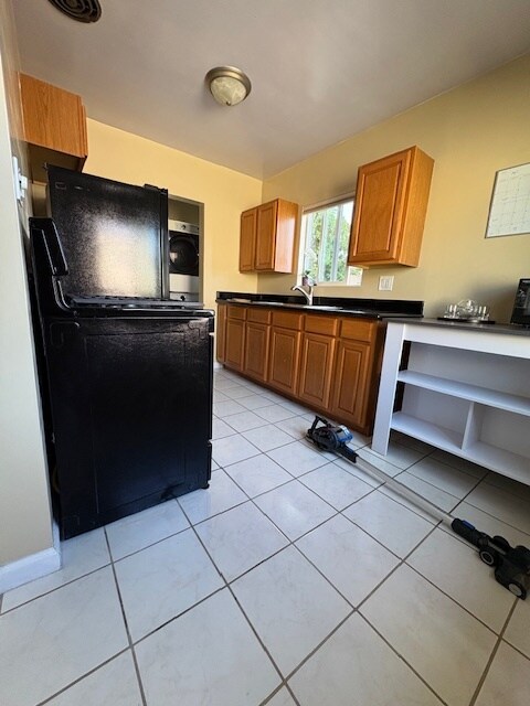 Kitchen - 2421 Carnegie Ln