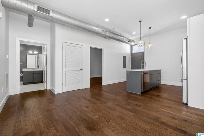 Building Photo - 1801 2nd Ave N