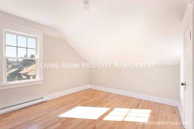 Building Photo - 6303 SE Windsor Ct