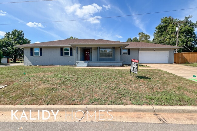 Building Photo - 4501 N Billen Ave