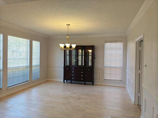 Building Photo - 2608 Beechcraft St