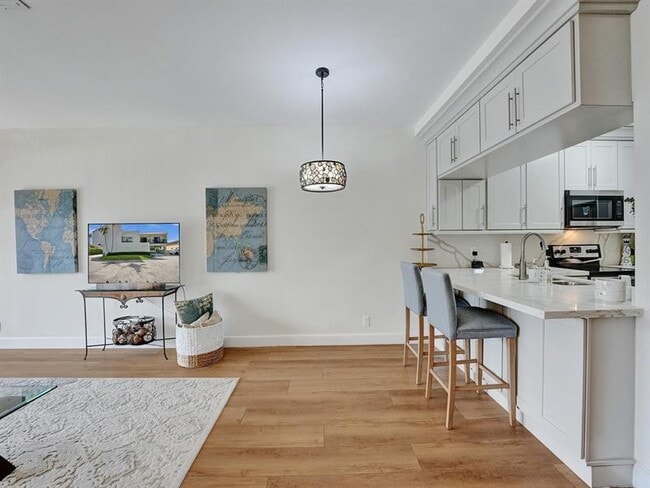 Building Photo - 4300 S Ocean Blvd