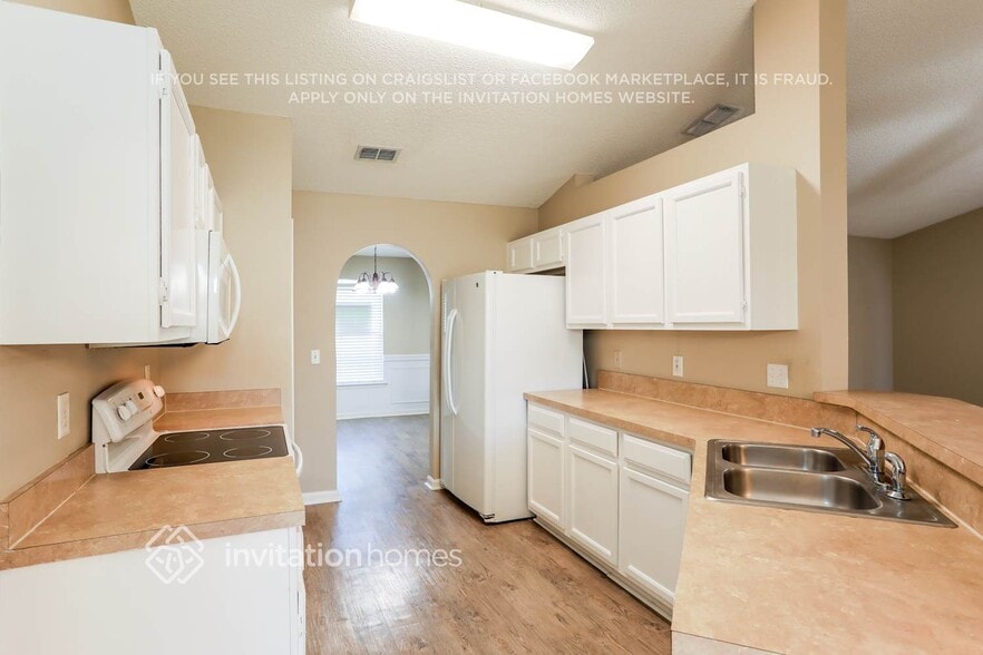 Building Photo - 10929 Lydia Estates Dr