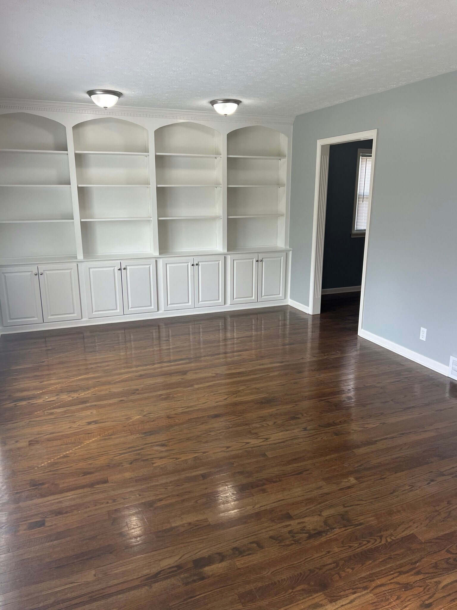 Building Photo - 8005 Casualwood Ct