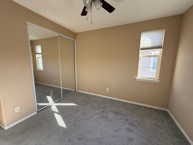 Building Photo - Resort Living at The Lakes Community in Menifee!—5 Bedrooms 3 Baths.