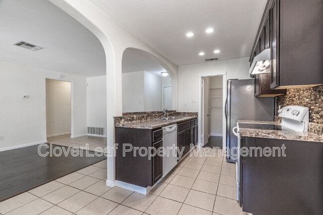 Building Photo - 9423 Cliff Way St