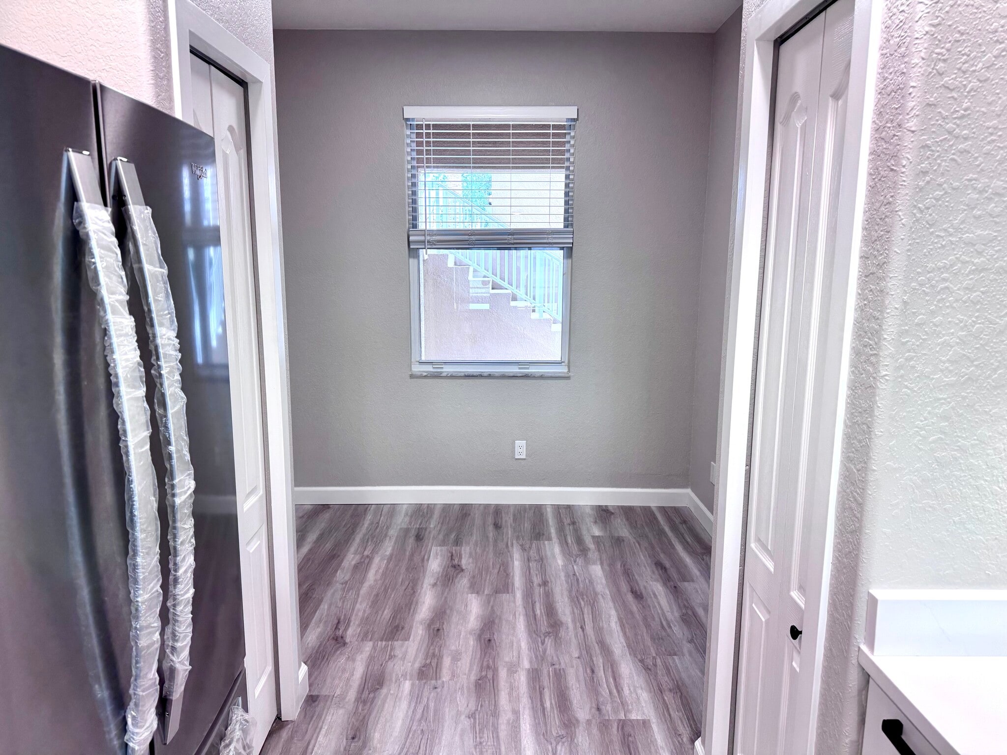 Building Photo - 819 Fairwaycove Ln