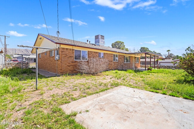 Building Photo - 7316 Clemente Ave